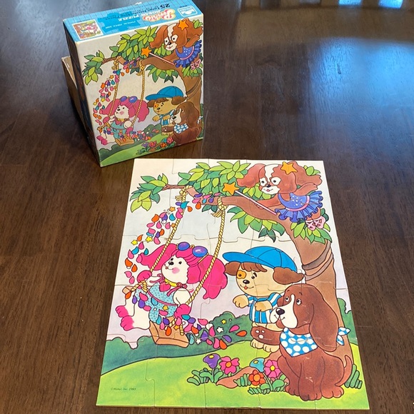 1983 Vintage Mattel Poochie ‘Swing Time’ 25-Piece Jigsaw Puzzle - Picture 1 of 5
